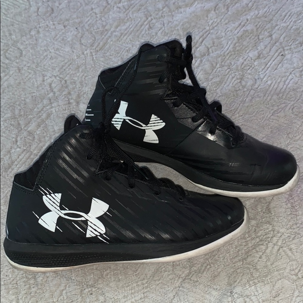 Under Armor boys shoes